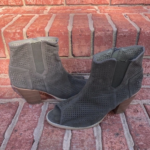 RUE 21 Peep Toe Booties Size 7/8 Olive Suede Laser Cut - Picture 2 of 12